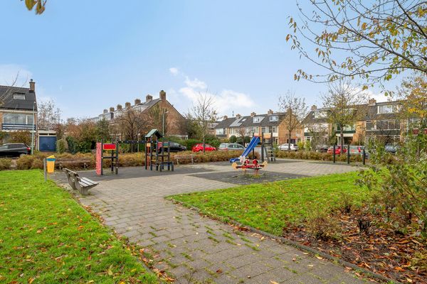 Nicolaas Maeslaan 7, Oegstgeest