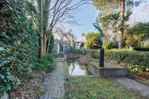 Hoge Rijndijk 237, Leiden