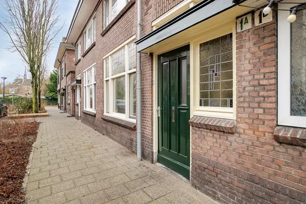 Lusthoflaan 1A, Leiden