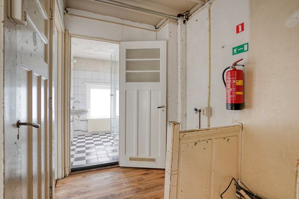 Lusthoflaan 1A, Leiden