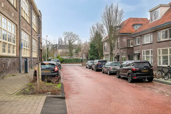 Lusthoflaan 1A, Leiden