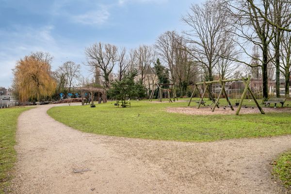 Lusthoflaan 1A, Leiden