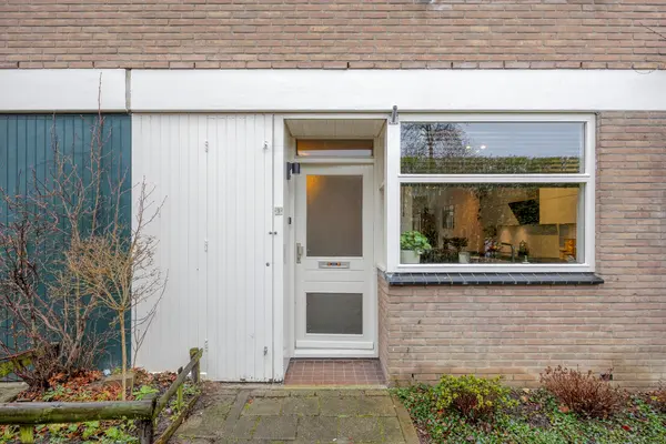 Scharlakenbes 9, Leiden