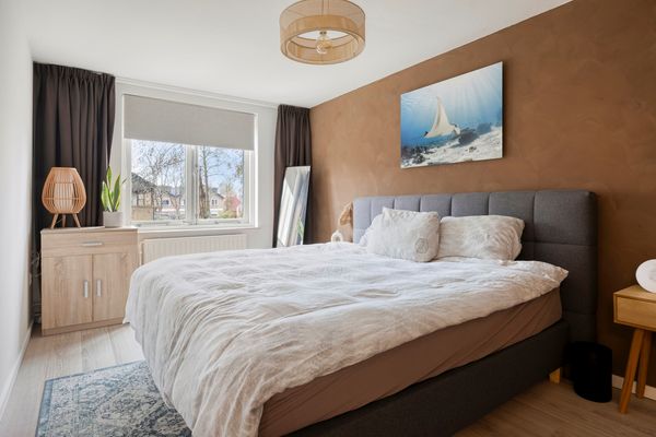 Scharlakenbes 9, Leiden