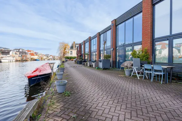 Overrijn 18G, Leiden