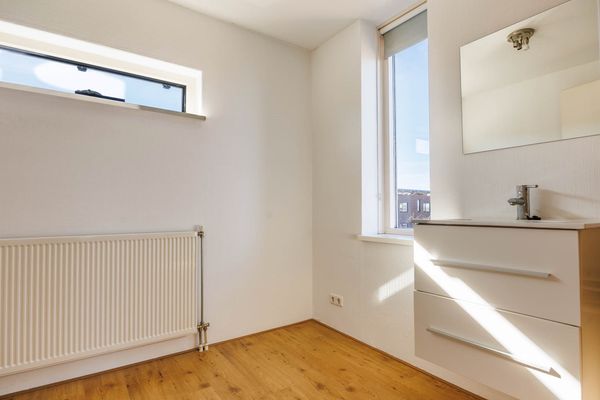 Simon van Ooststroomhof 51, Oegstgeest