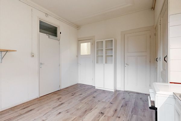 Middelweg 28, Leiden