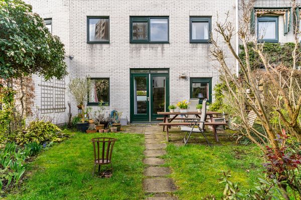 Chris De Jongstraat 8, Leiden