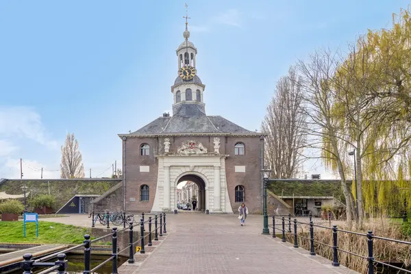 Lage Rijndijk 61, Leiden