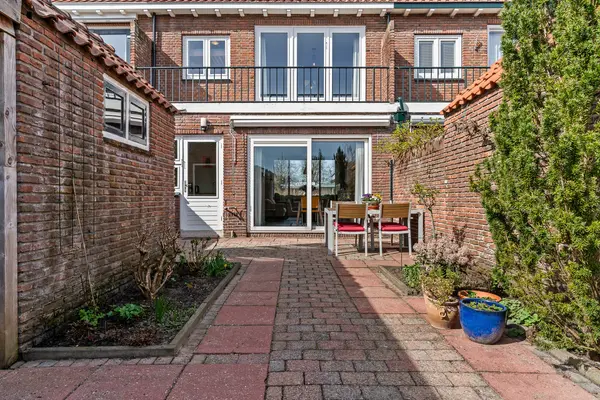 Prins Bernhardlaan 52, Voorschoten
