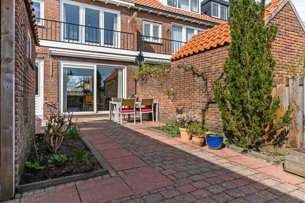 Prins Bernhardlaan 52, Voorschoten