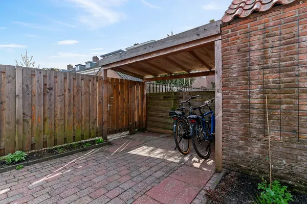 Prins Bernhardlaan 52, Voorschoten
