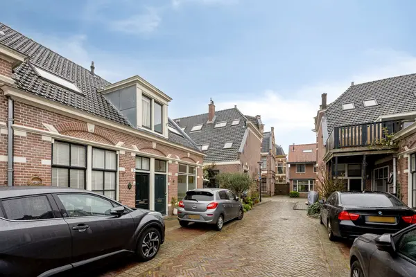 Piet Heinstraat 1, Leiden