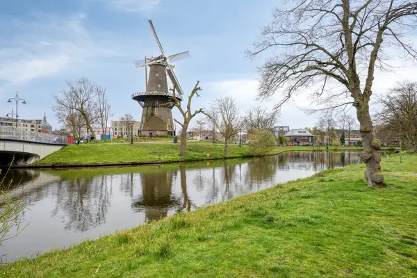 Piet Heinstraat 1, Leiden
