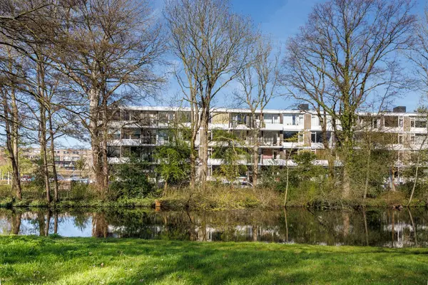 Lelielaan 21, Oegstgeest