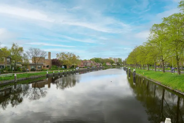 Hoge Rijndijk 105A, Leiden