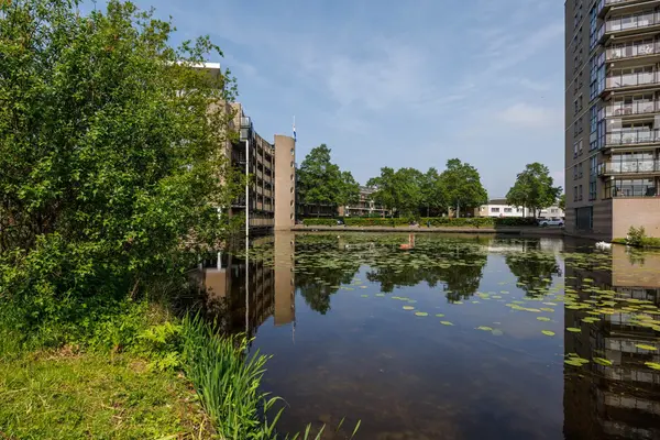 Louis Armstronglaan 95, Leiden