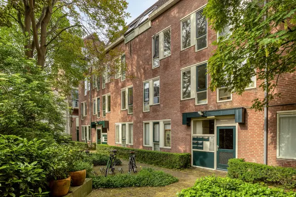 Neeltje van Zuytbrouckhof 29