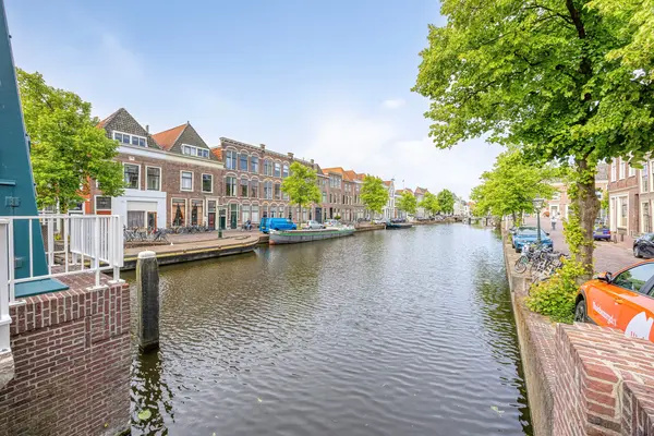 Nieuwe Rijn 111A, Leiden