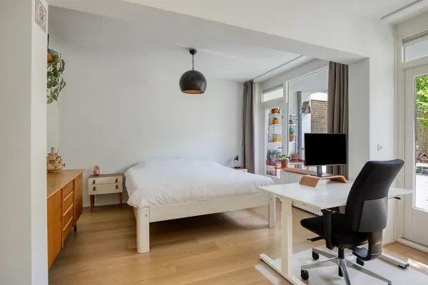 Debussystraat 27, Leiden