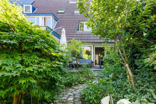 Lisdoddekreek 34, Leiderdorp