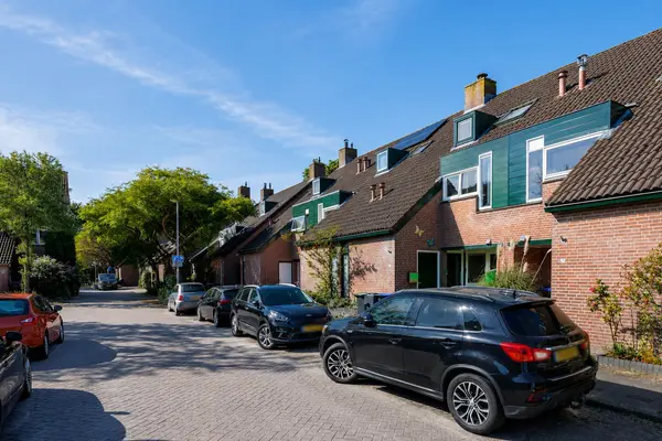 Lisdoddekreek 34, Leiderdorp
