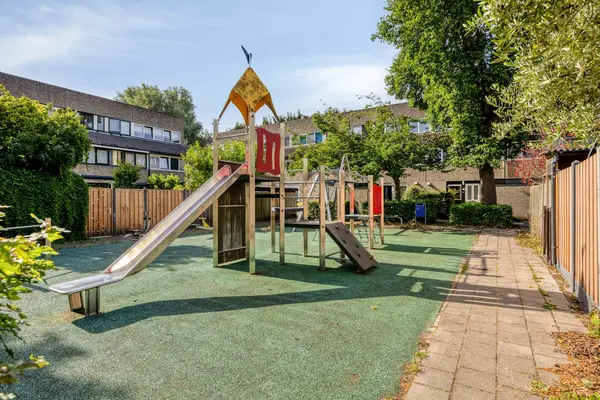 Lemsteraakwerf 5, Leiden