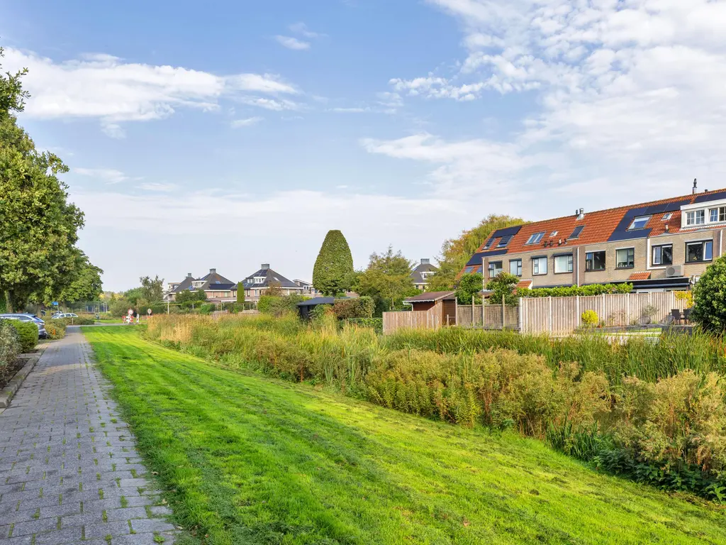 Burchtlaan 15, OOSTVOORNE