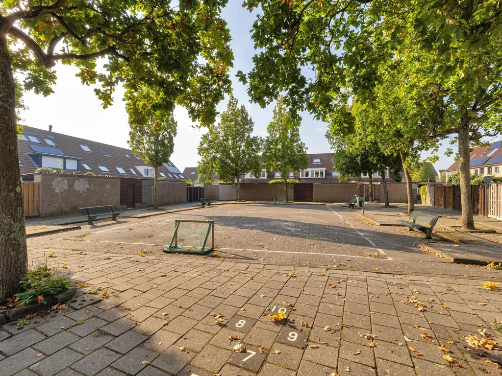 Burchtlaan 15, OOSTVOORNE