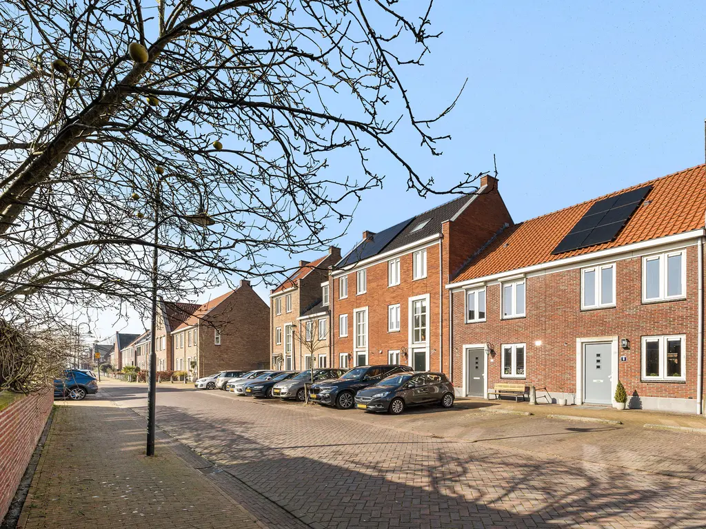 Baljuw 9, BRIELLE