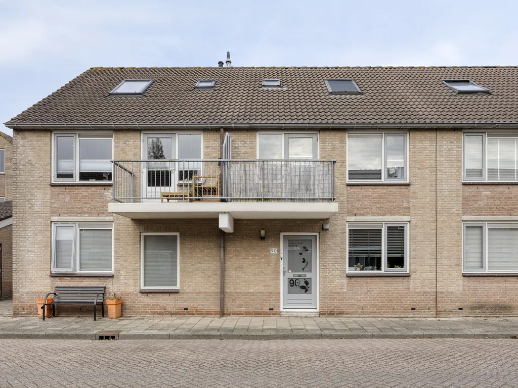 Akker 90, BRIELLE