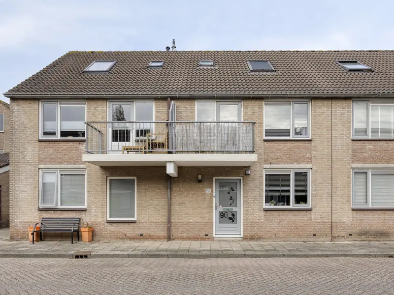 Akker 90, BRIELLE