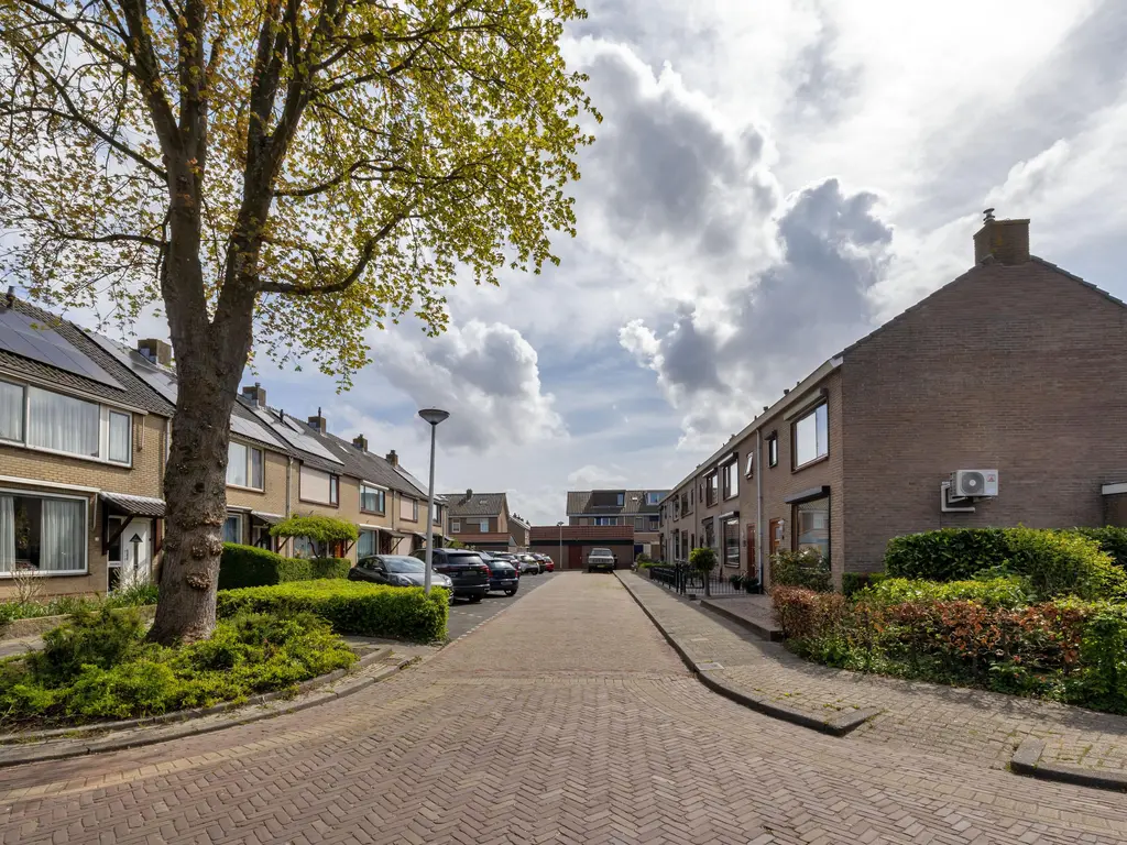 Mr P J Oudweg 21, ZUIDLAND