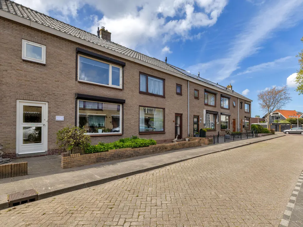 Mr P J Oudweg 21, ZUIDLAND
