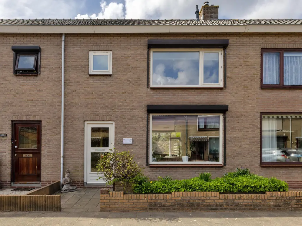 Mr P J Oudweg 21, ZUIDLAND