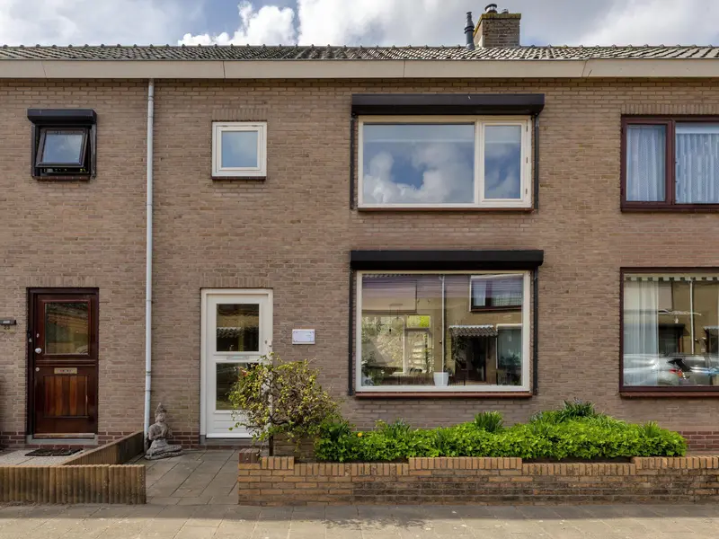 Mr P J Oudweg 21, ZUIDLAND