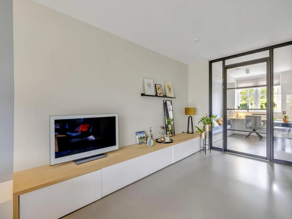 Zoom 8, BRIELLE