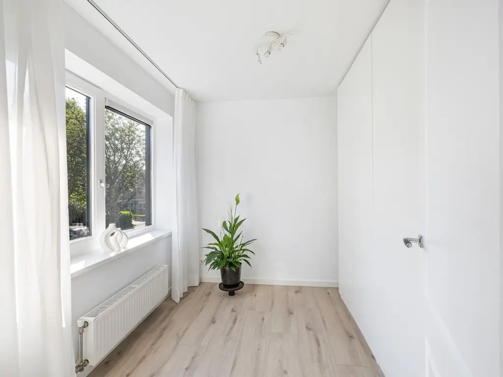 Lijsterbeslaan 10, OOSTVOORNE