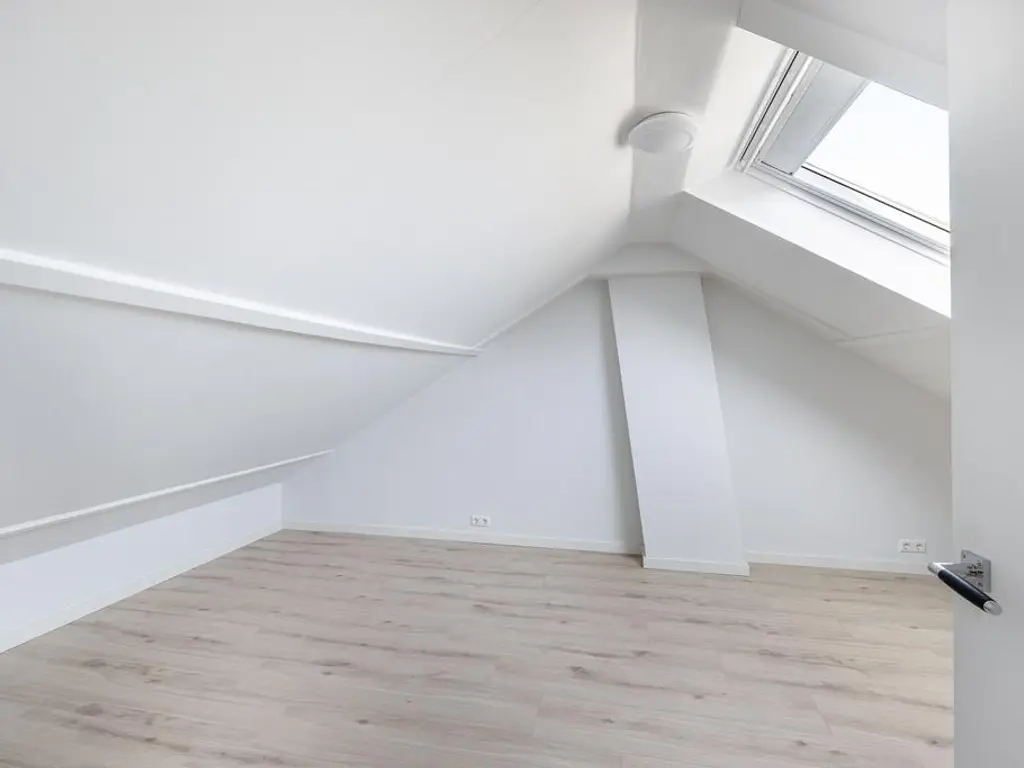 Lijsterbeslaan 10, OOSTVOORNE