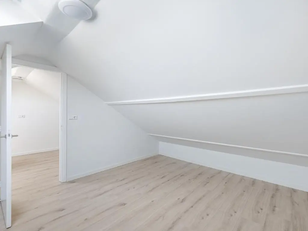 Lijsterbeslaan 10, OOSTVOORNE