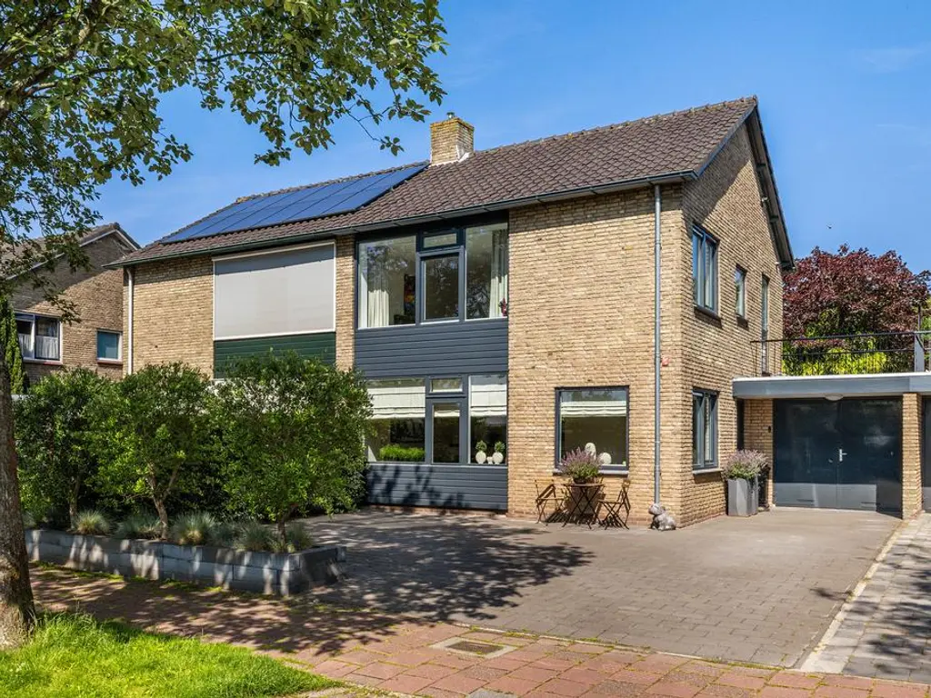 Lijsterbeslaan 10, OOSTVOORNE