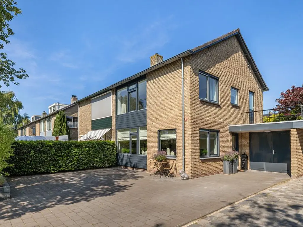 Lijsterbeslaan 10, OOSTVOORNE