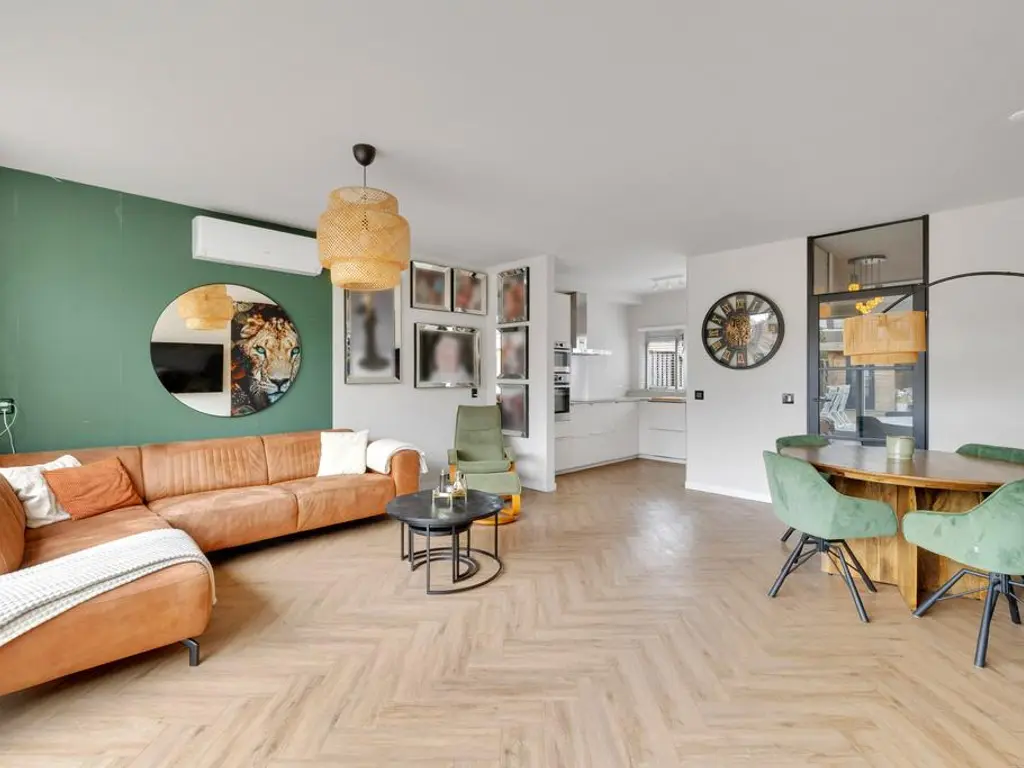Stoep 19, BRIELLE