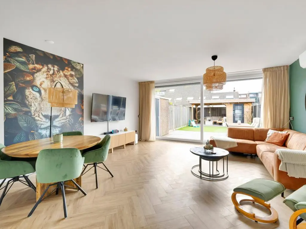 Stoep 19, BRIELLE