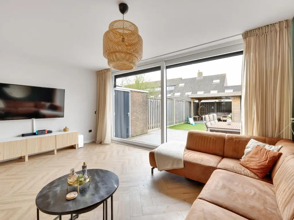 Stoep 19, BRIELLE