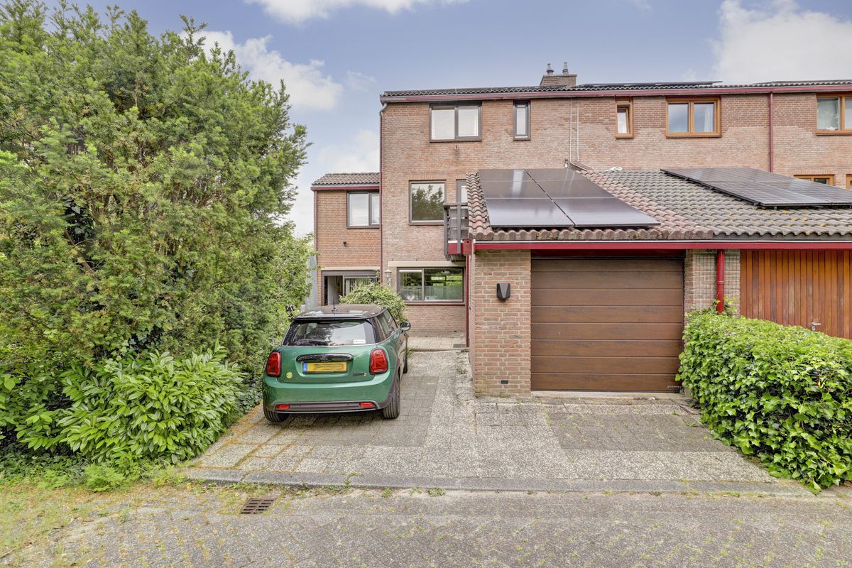 Anna van Hensbeeksingel 142