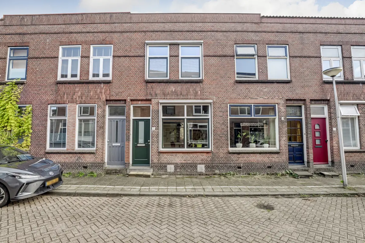 Warmoezierskade 25