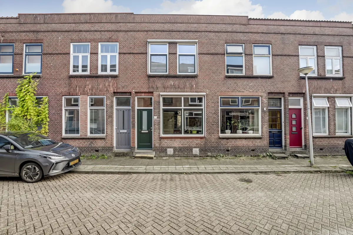 Warmoezierskade 25