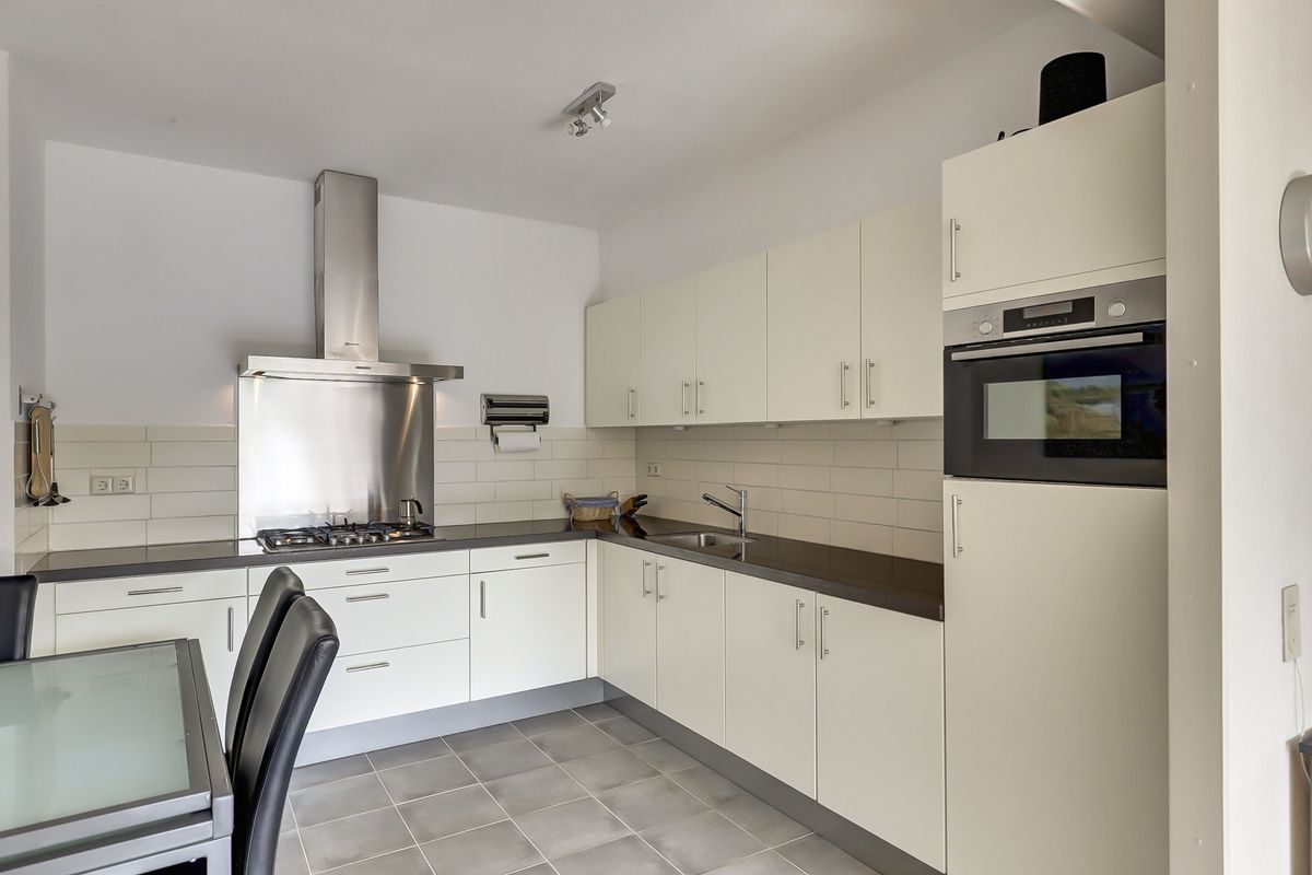 Anna van Hensbeeksingel 244