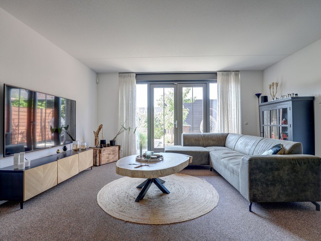 Parklaan 153, WADDINXVEEN